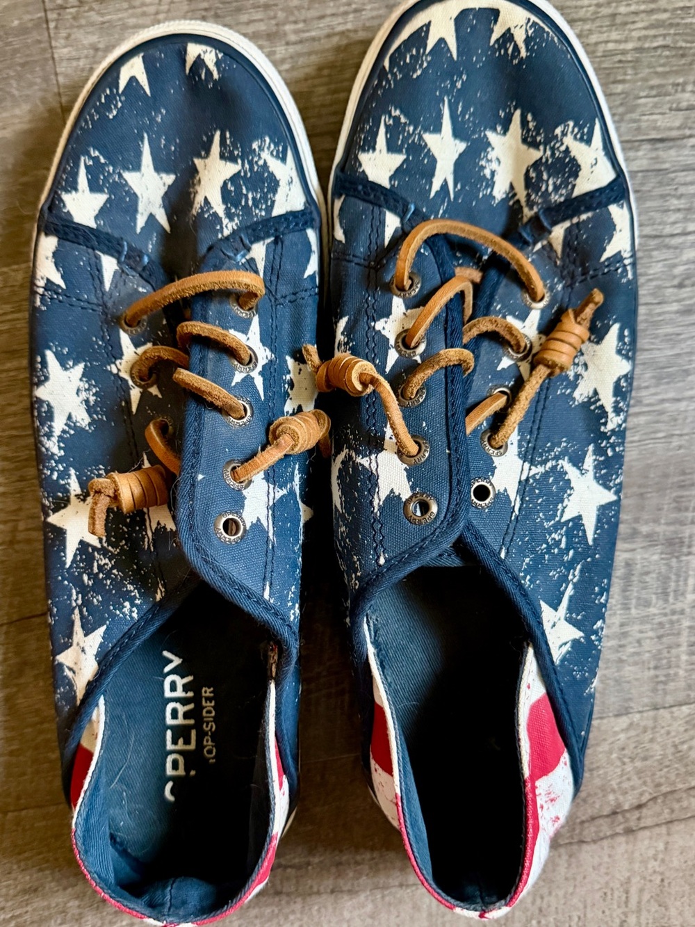 Sperry Navy Star-Print Canvas Sneakers with Brown Laces Size 9